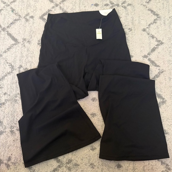 aerie Pants - OFFLINE by Aerie Real Me High Waisted Flare Leggings Black XL NWT Yoga Pants